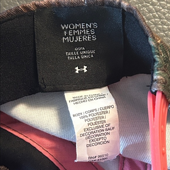 Under Armour Women’s SnapBack Camo Cap with pink logo - Picture 2 of 4